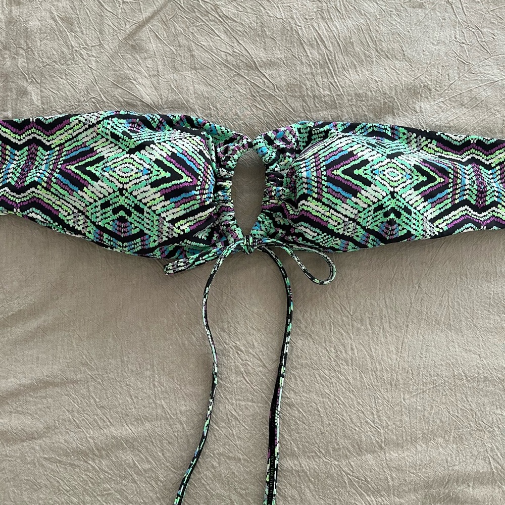 Convertible Geometric Patterned Wrap Halter Bande… - image 3